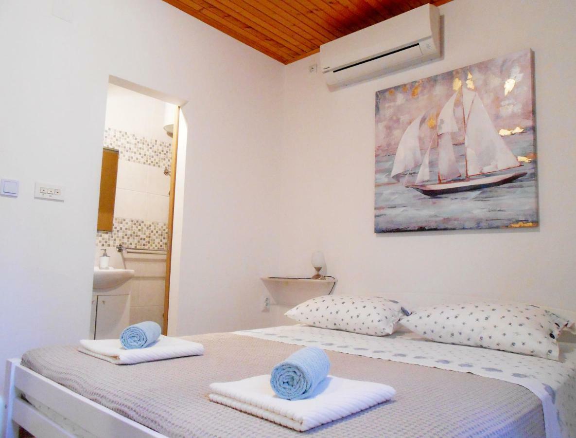 Bed & Breakfast Susovic Bed & Breakfast Lastovo Exterior photo